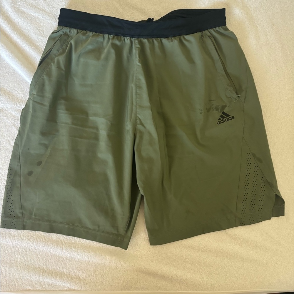 Men’s Adidas Shorts Size Large
